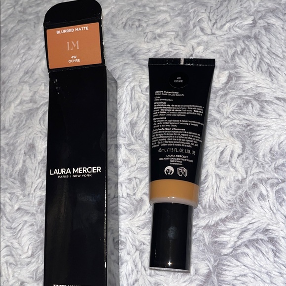 ✨✨Laura Mercier Tinted Moisturizer Blurred Matte 4W Ochre shade- 1.5 fl oz - Picture 2 of 2
